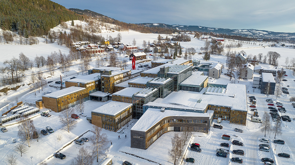 Dronebilde studiested Lillehammer vinter med snø