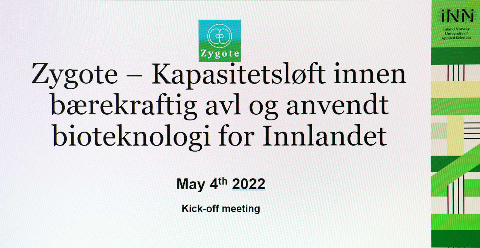 Front page with the title of the research project in Norwegian.