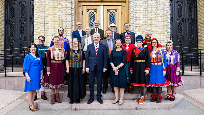 Bildet viser medlemmene av Sannhets- og forsoningskomiteen.