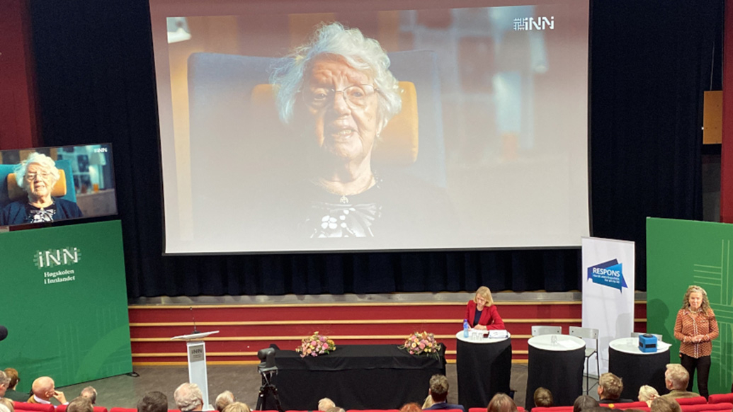 Bilde fra auditorium A da spørsmålet fra Ragnhild Sæther ble avspilt. 